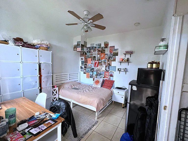 2040 NE 183rd St — Photo 24