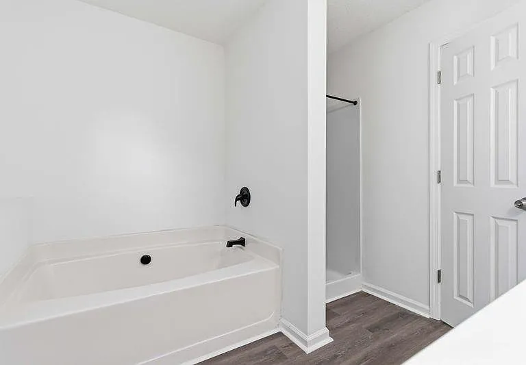 420 Thistle Cv — Photo 15