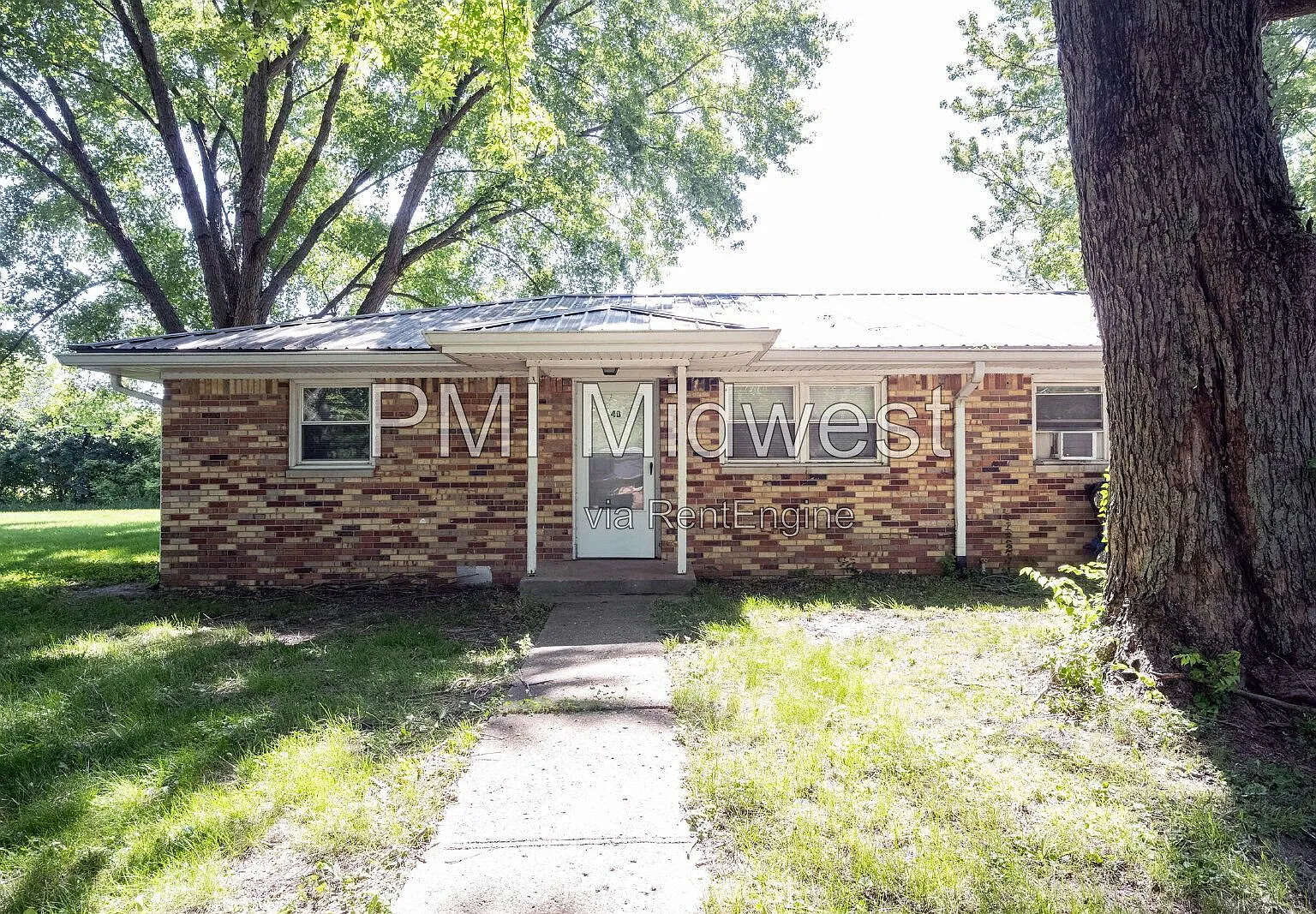 2 bed, 1.0 bath, 844 sqft, $999 — Photo 2