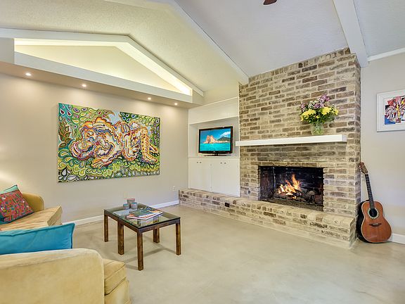 4th image of 902 Clearwater Cir