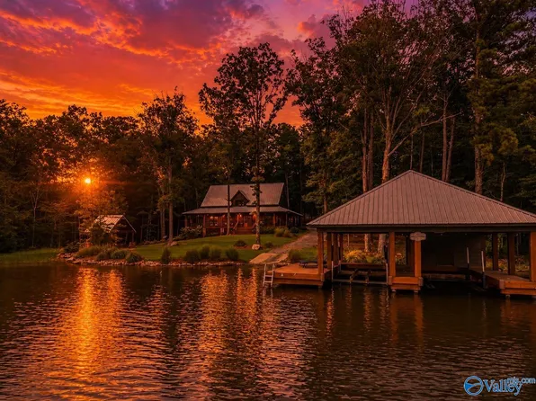 40 Gibson Cove Dr, Ashville, AL 35953