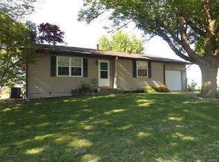 414 W Shirley St, Raymond, IL 62560
