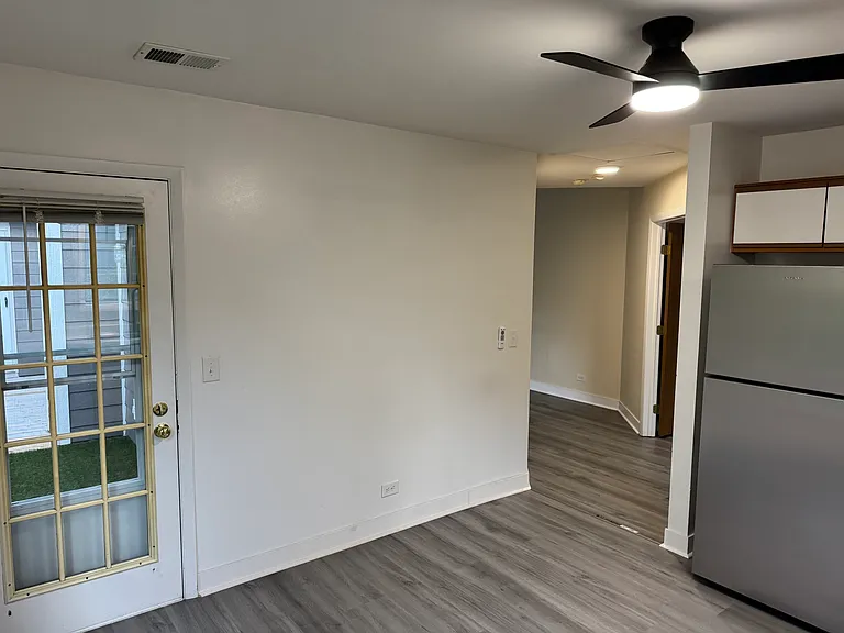 208 Charleston Ct #2 — Photo 16