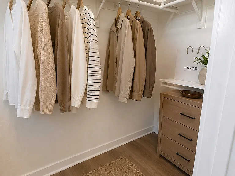 3rd Fl Walk In Closet