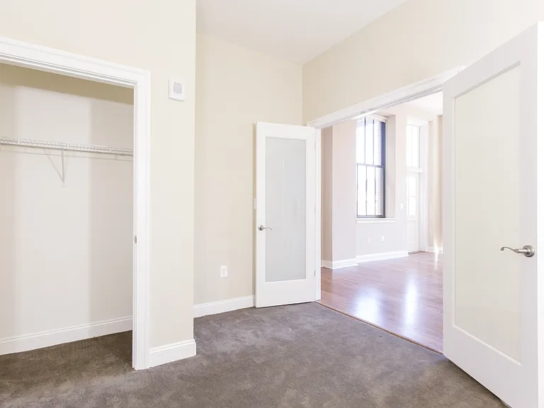 320 Walnut — Photo 8