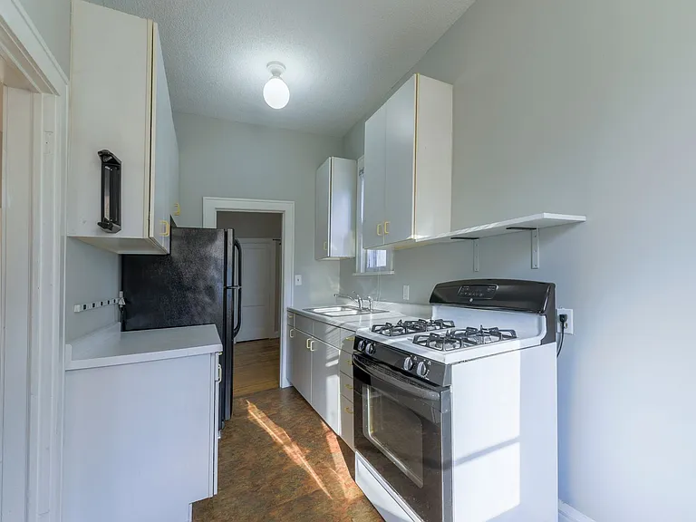 1435 Washington St NE — Photo 7