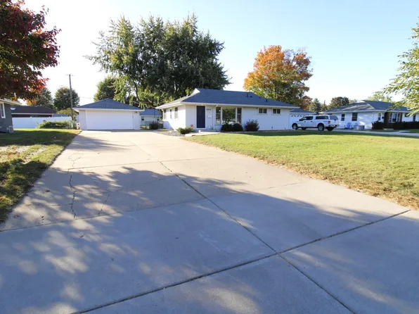 8424 5th Ave S, Bloomington, MN 55420