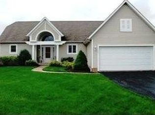 1305 Oakmont Dr, Wadsworth, OH