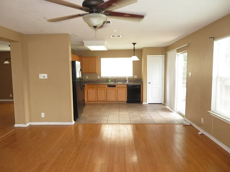 5563 Spring Walk — Photo 7