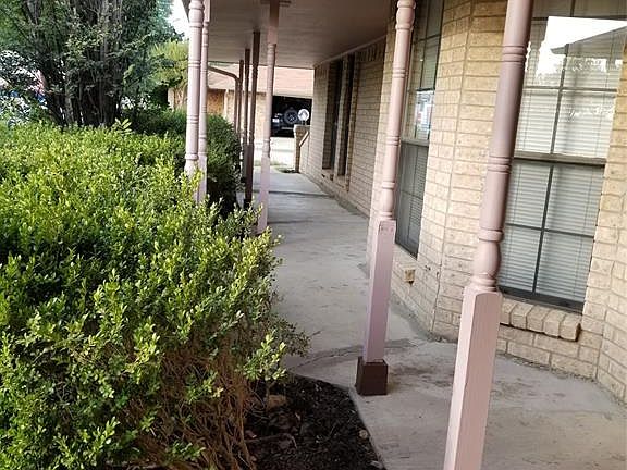 3rd image of 102 Lorene Dr