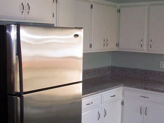 5th image of 406 N Raymond Ave #1