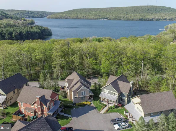 17 Trailside Ct #7, Oakland, MD 21550