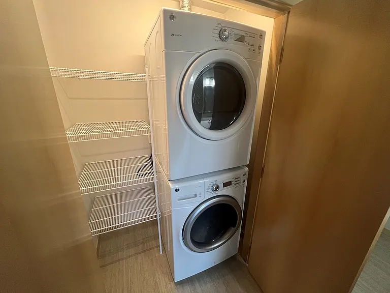 Venture Luxury High Rise — Photo 90
