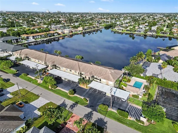 4622 SW Santa Barbara Pl APT 111, Cape Coral, FL 33914