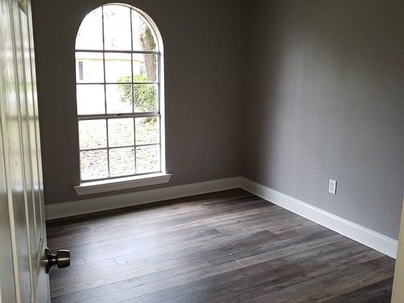 4th image of 1309 Johnston St