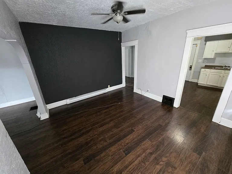 10117 Somerset Ave — Photo 10
