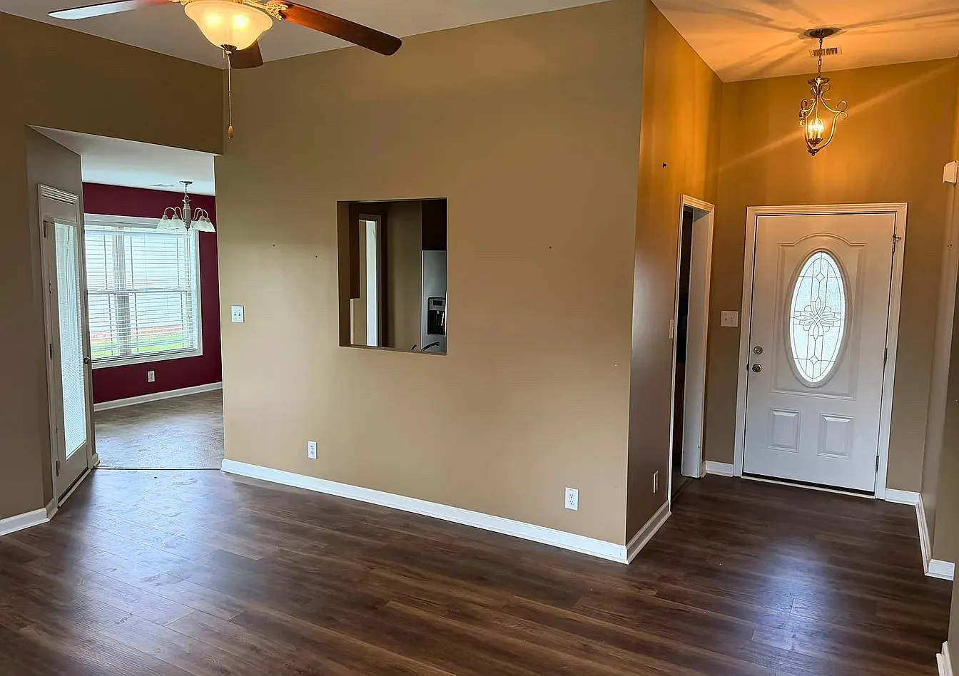 3 bed, 1291 sqft, $1,600 — Photo 2