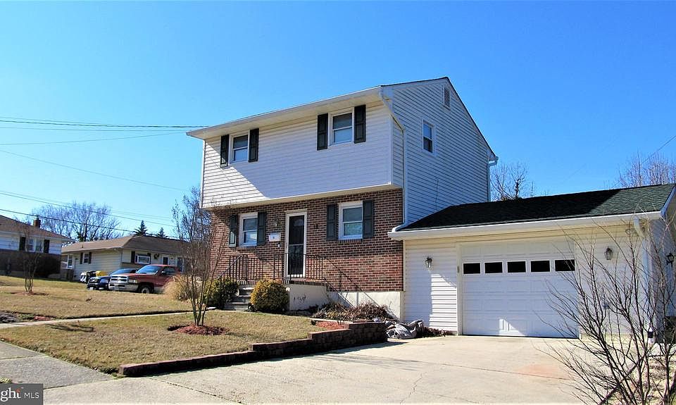 1st image of 18 Archwood Ave