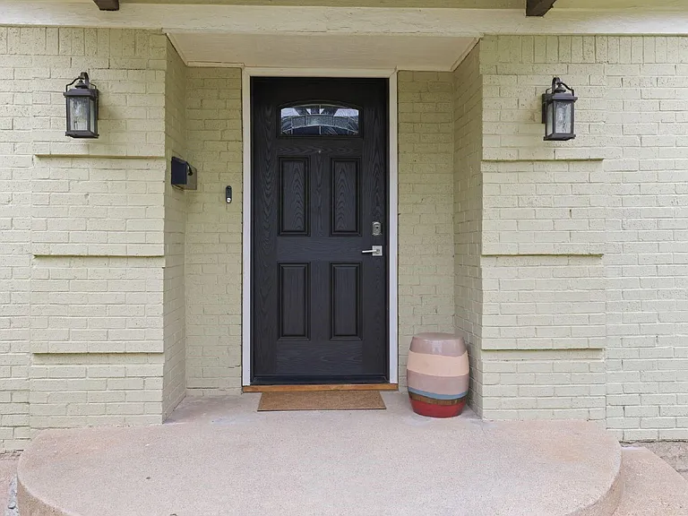 2725 Ryan Place Dr — Photo 5