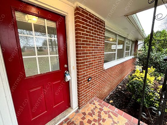 2nd image of 3517 Claremont Ave