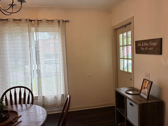 4th image of 109 E Isabelle St
