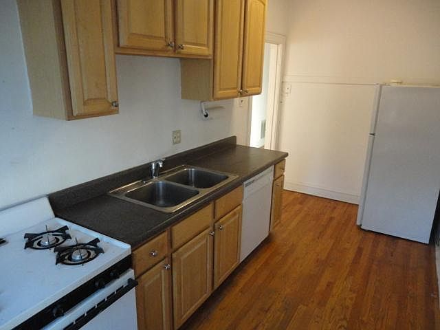 1st image of 2016 W Ainslie St #2 L