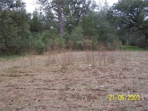 11 Victoria Ln, Oakhurst, CA 93644
