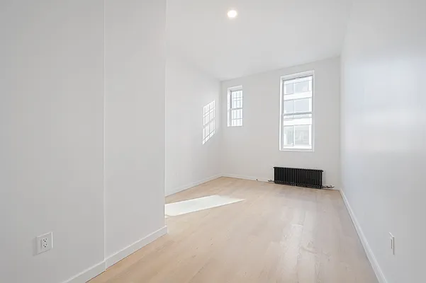 Rented by Ankor Management | media 10