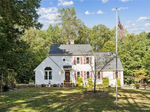 9200 Oak River Dr, Petersburg, VA 23803