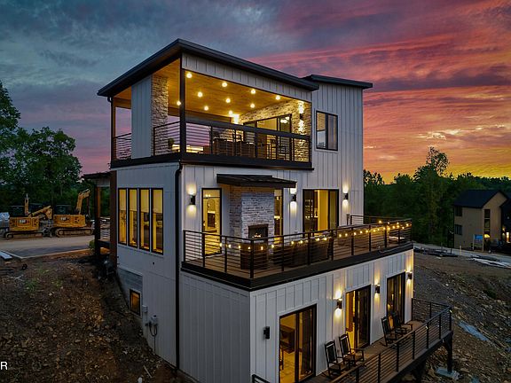 4th image of 1334 Reedmont Way