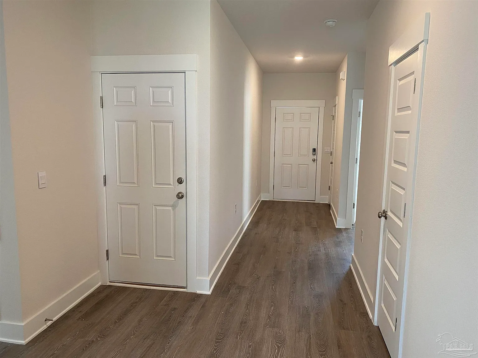 4 bed, 1835 sqft, $2,050 — Photo 2