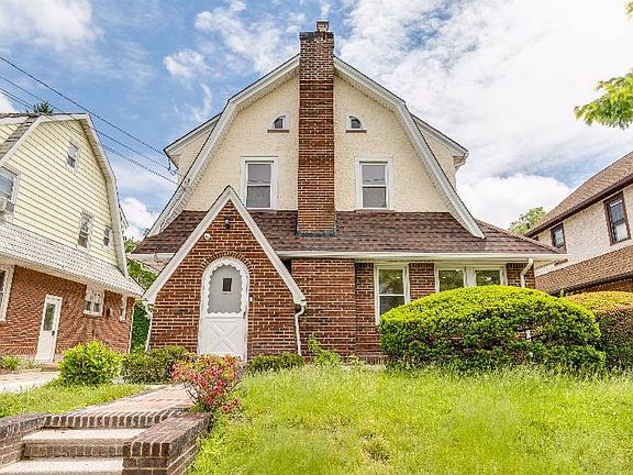 2nd image of 315 Plainfield Ave