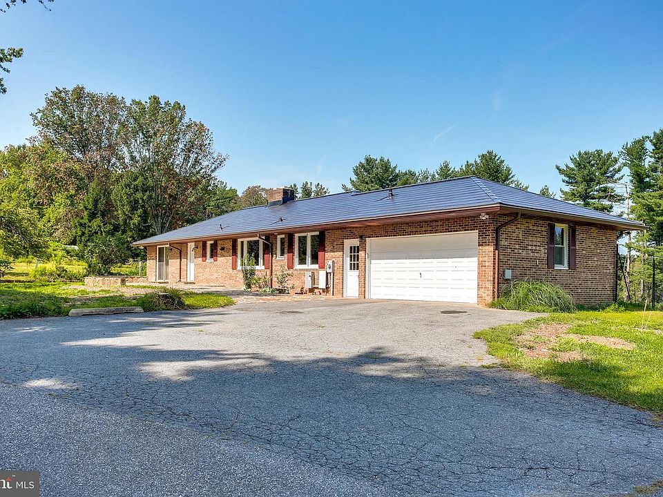 1st image of 3292 Rosemary Ln