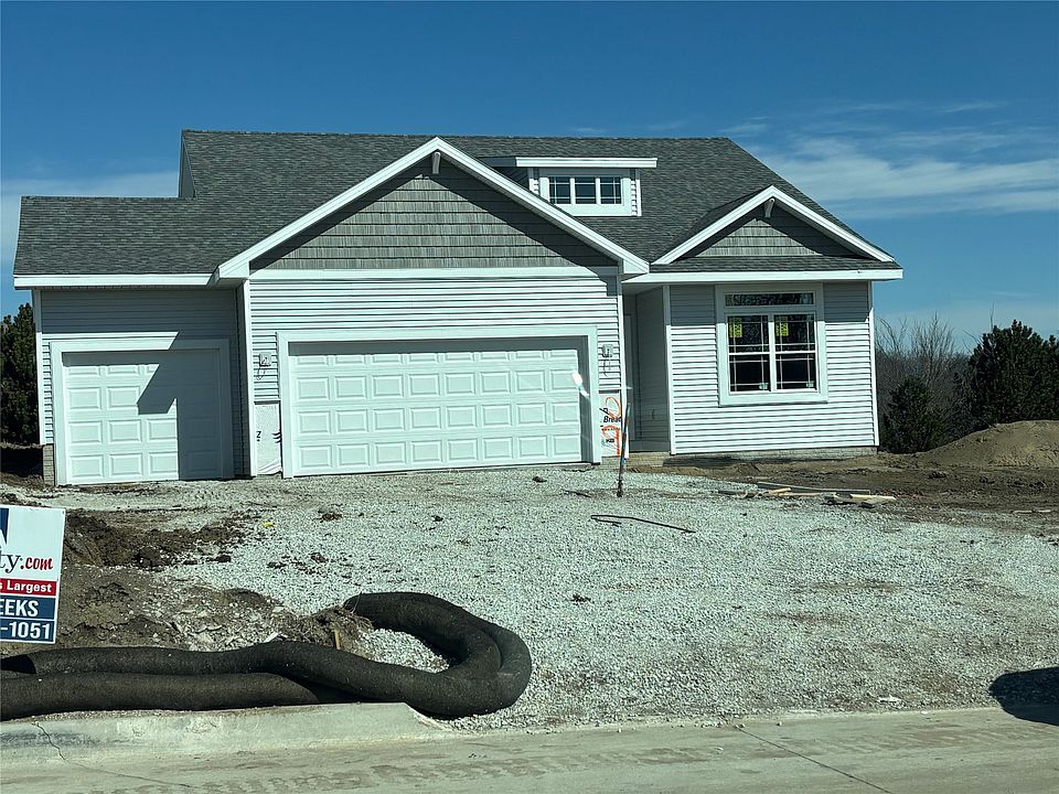 2nd image of 309 Maple Point