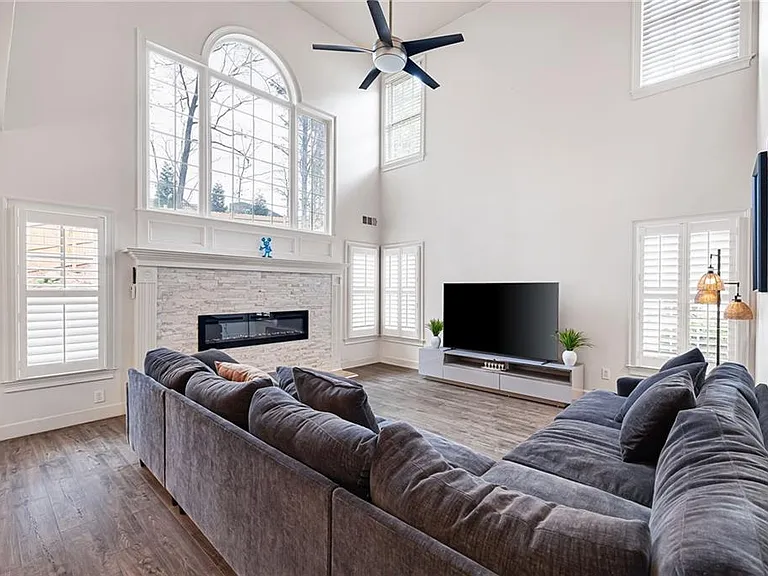5105 Riverthur Pl — Photo 2