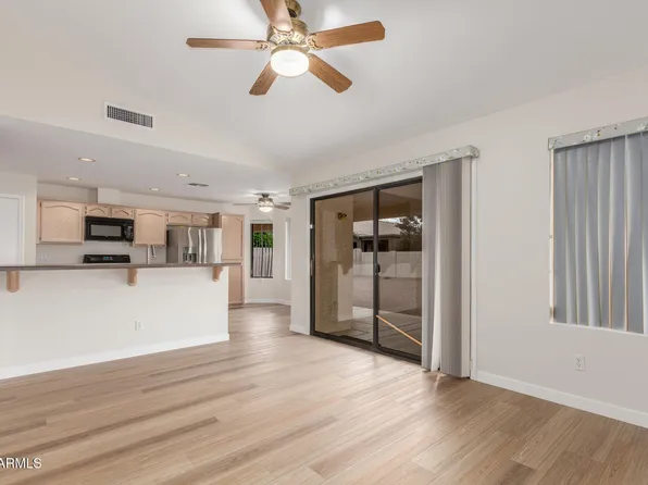 23706 S DESERT SANDS Drive, Sun Lakes, AZ 85248