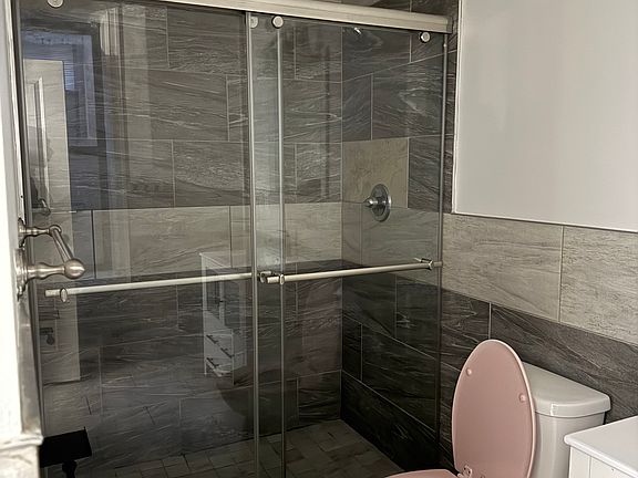 4th image of 409 58th St #10