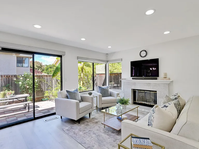 43382 Livermore Cmn — Photo 23