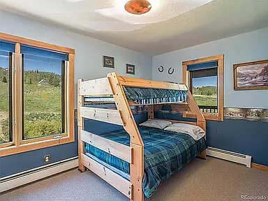 4 bed, 2042 sqft, $4,500 — Photo 2