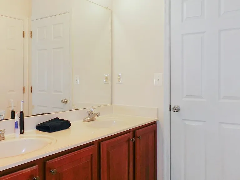 102 Powhatan Ct — Photo 30
