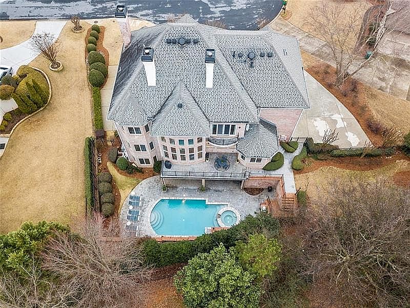 2nd image of 2045 Kinderton Manor Dr