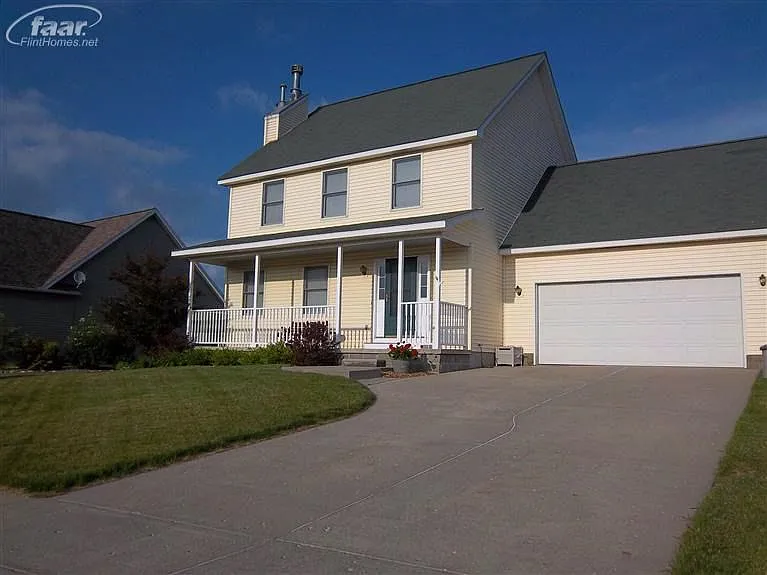 304 Creekwood Cir photo 1