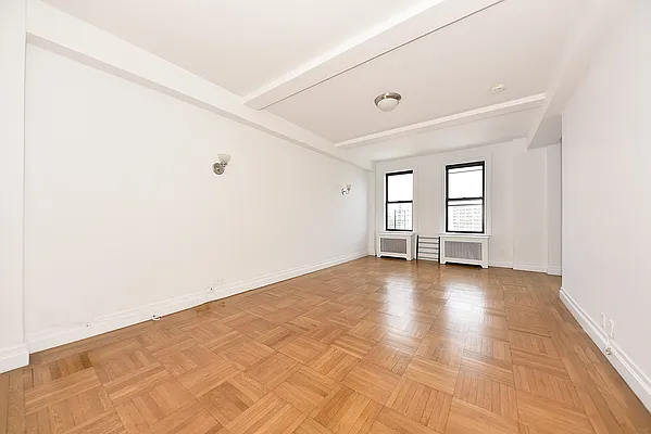 Rented by Buchbinder & Warren | media 10