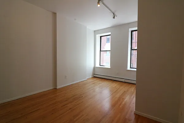 Rented by Oxford Property Group | media 25