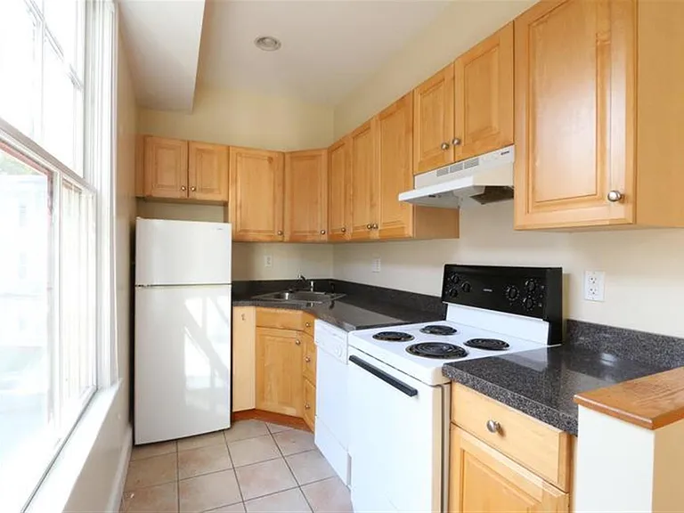 20 Trowbridge St #2 — Photo 5