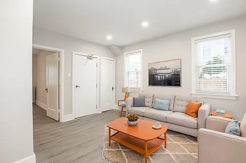 14 Welland Ave Photo 1