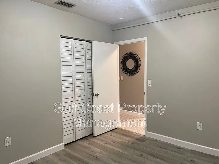 2124 N Tamiami Trl #102 — Photo 10