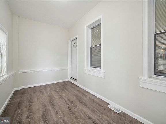 4th image of 1036 N 32nd St