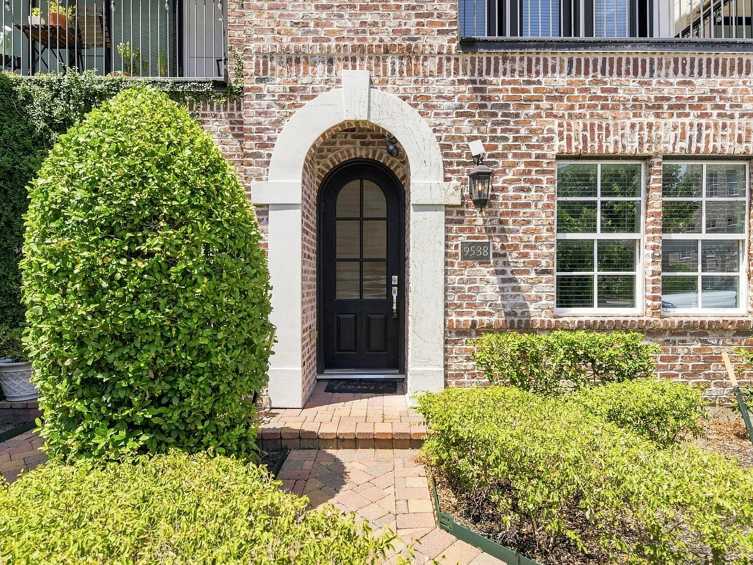 3 bed, 3.5 bath, 2106 sqft, $2,645 — Photo 3