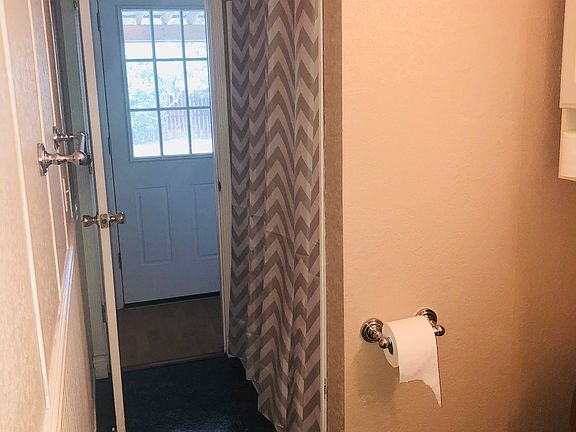 3rd image of 122 Bromwich Ln
